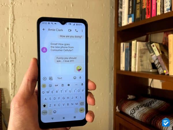 Texting on the Iris Connect was a breeze, thanks to its voice-to-text capabilities.