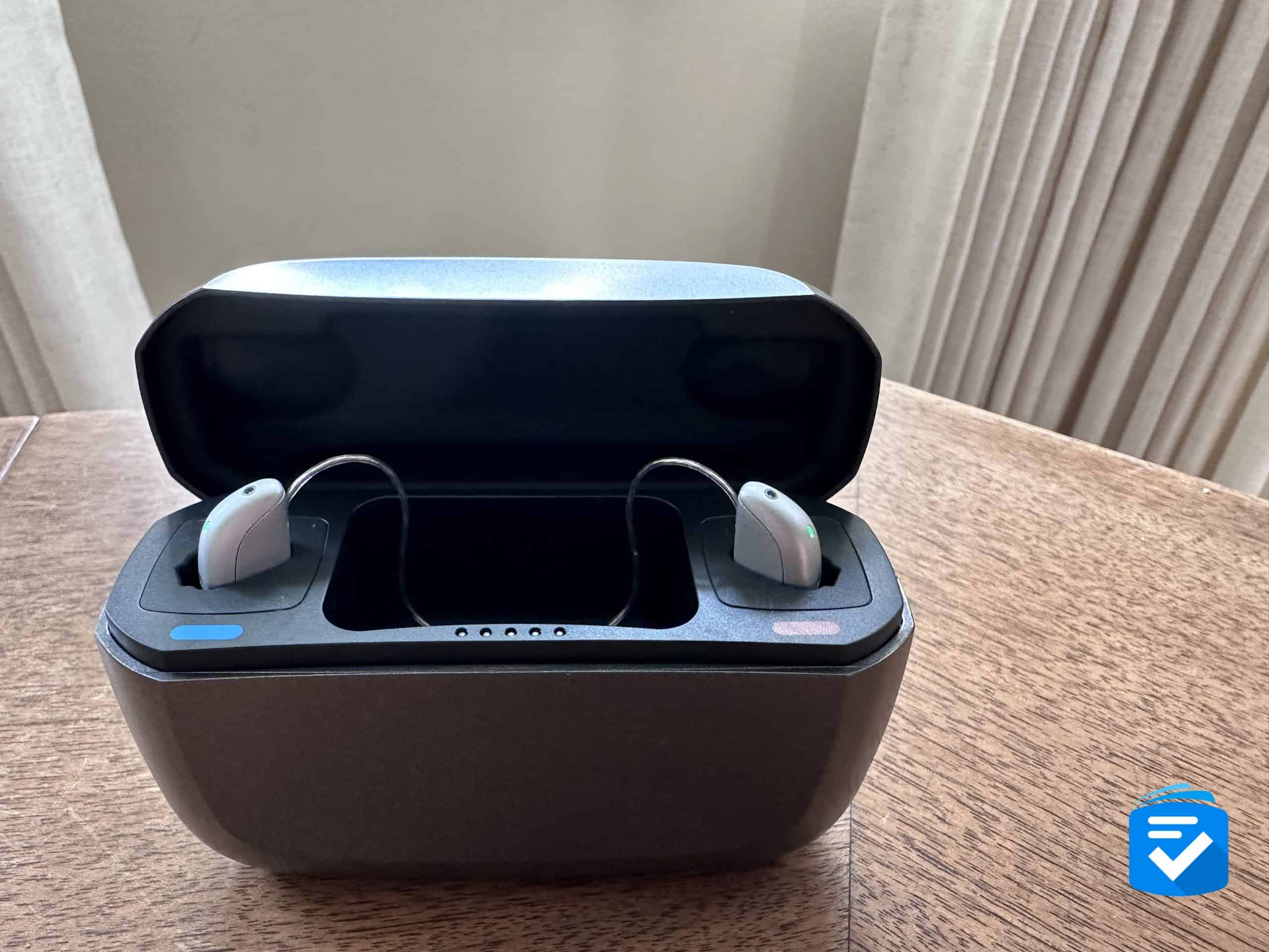 Jabra Enhance Select 700 in Charger