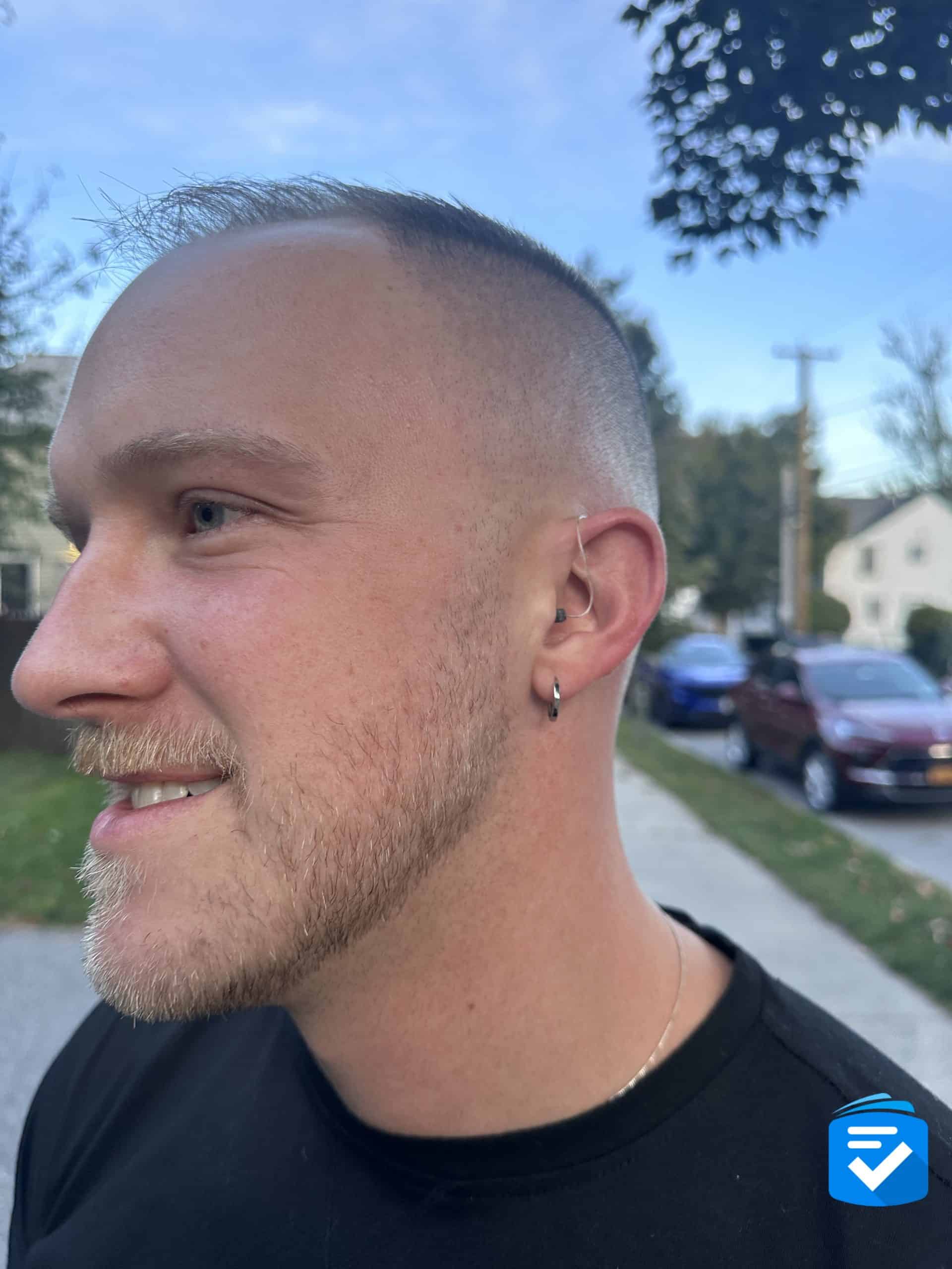 Wearing Jabra Enhance Select 700